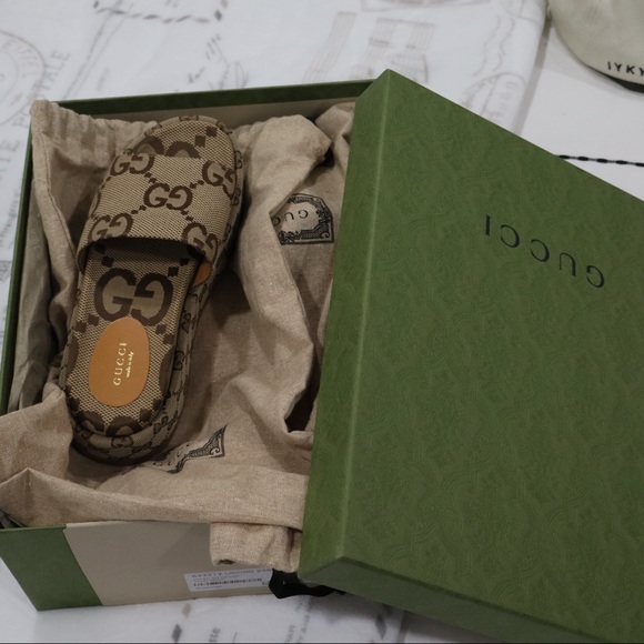 Bought as a gift and didn’t fit and too late to return - Picture 7 of 10